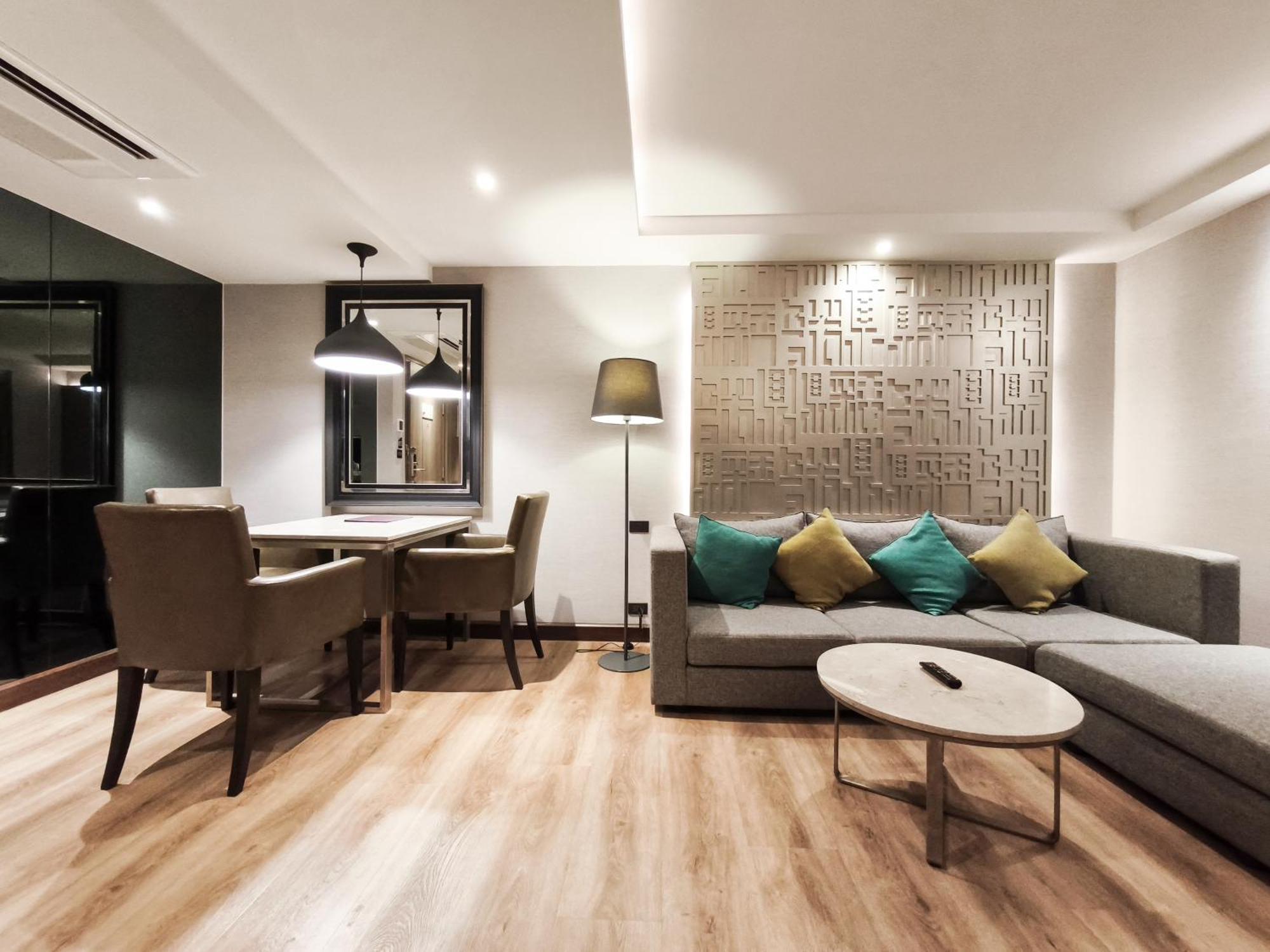 Citrus Suites Sukhumvit 6 By Compass Hospitality Bangkok Dış mekan fotoğraf